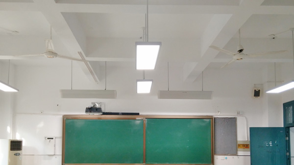 智多多照明護(hù)眼教室燈，為您的眼睛保駕護(hù)航