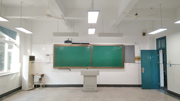 智多多LED護(hù)眼教室燈——專注健康教室照明