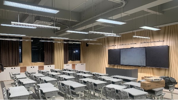 教室照明迎巨變！新國(guó)標(biāo)發(fā)布，護(hù)眼燈進(jìn)入2.0時(shí)代