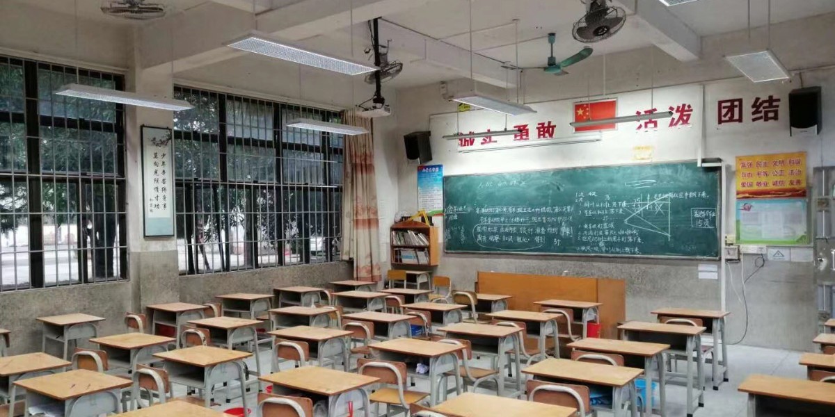 <i style='color:red'>成功案例</i>｜健康護(hù)眼，用教室優(yōu)質(zhì)照明光環(huán)境點(diǎn)亮江門黃克兢博士學(xué)校