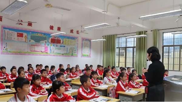 政策倒計時！全國<i style='color:red'>教室照明</i>改造招投標(biāo)進(jìn)入黃金50天