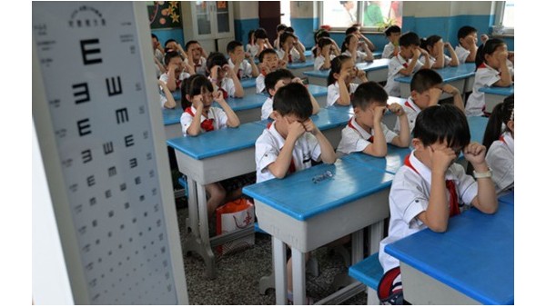 為學(xué)生眼睛“減負(fù)”！中小學(xué)校要打造教室優(yōu)質(zhì)照明光環(huán)境